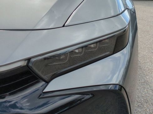 Used 2023 Toyota Crown Limited image 9