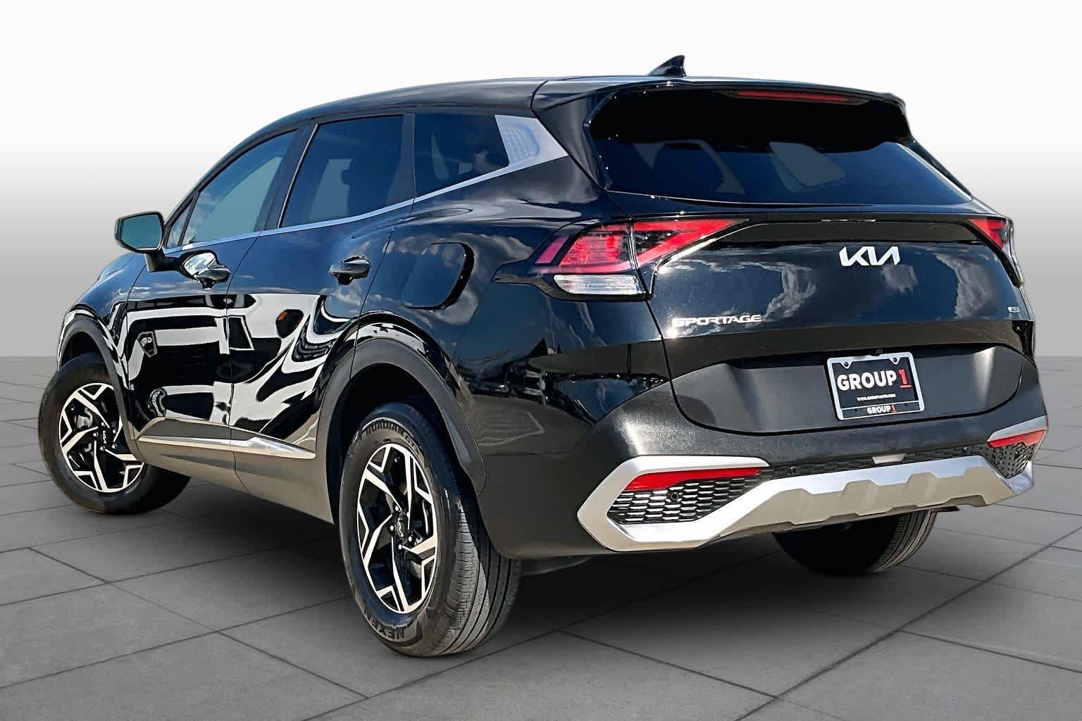Used 2024 Kia Sportage LX AWD/4WD image 12