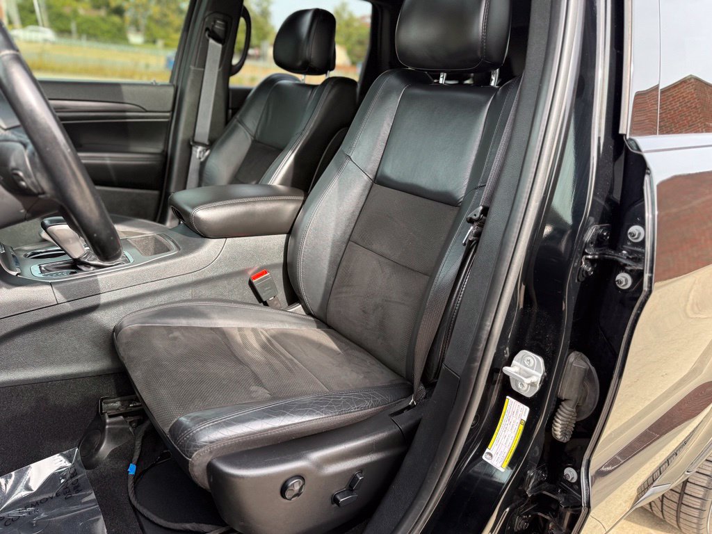 Used 2020 Jeep Grand Cherokee Altitude AWD/4WD image 25