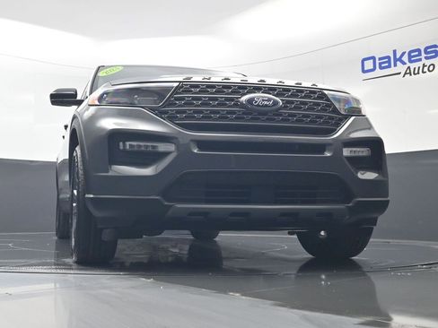 Used 2023 Ford Explorer XLT w/ Equipment Group 202A AWD/4WD image 42