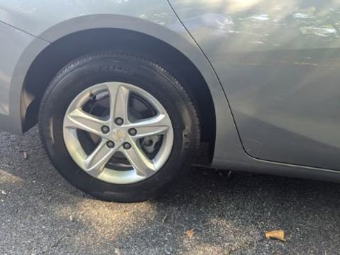 Used 2024 Chevrolet Malibu LT FWD image 11