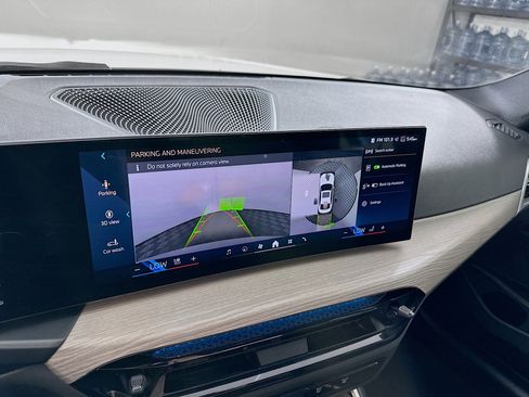 Used 2025 BMW 330i 330i w/ Convenience Package image 22