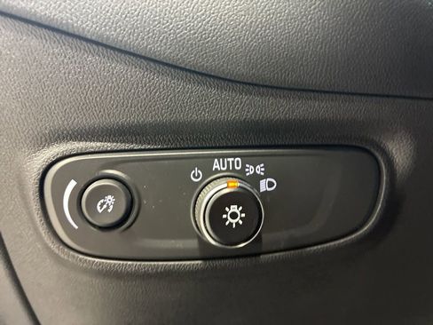 Used 2024 Chevrolet Equinox LT w/ LPO, Floor Liner Package image 19