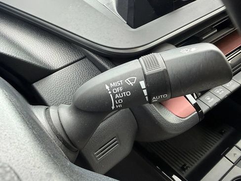 Used 2024 Toyota Prius Prime FWD image 27