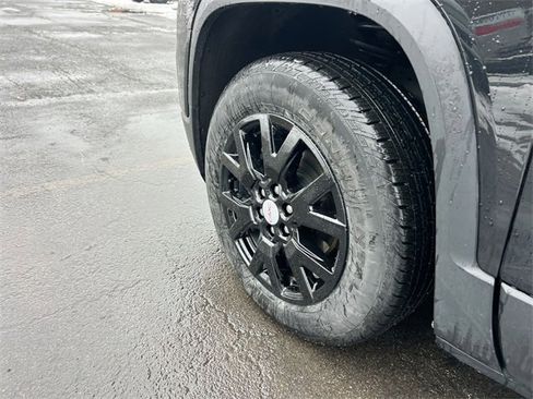 Used 2023 GMC Acadia SLT image 33