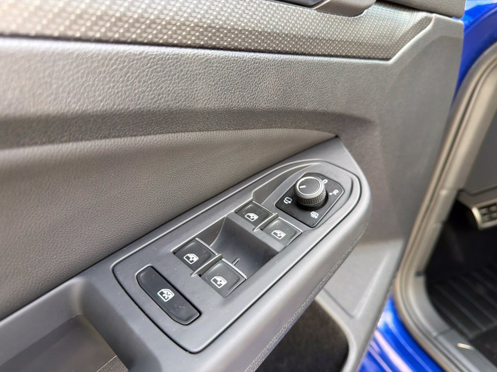 Used 2024 Volkswagen Golf R AWD/4WD image 14