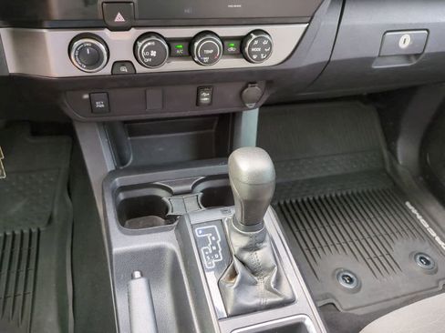 Used 2019 Toyota Tacoma SR image 17