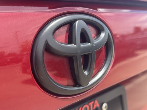 Used 2019 Toyota RAV4 LE AWD/4WD image 7