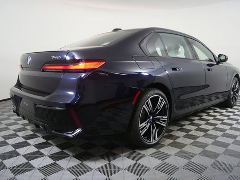 New 2026 BMW 740i RWD image 3