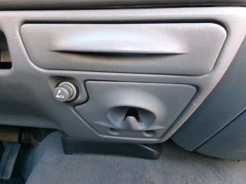 Used 2003 Ford F250 XLT image 23