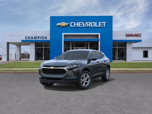 New 2026 Chevrolet Trax LS w/ LS Convenience Package FWD image 8