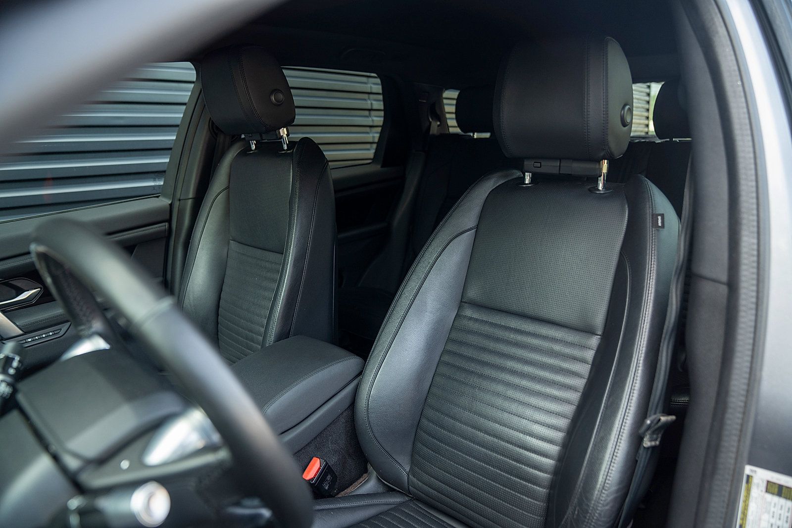 Used 2020 Land Rover Discovery Sport SE AWD/4WD image 5