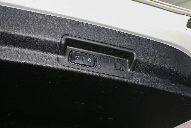 Used 2023 Ford Explorer XLT AWD/4WD image 12