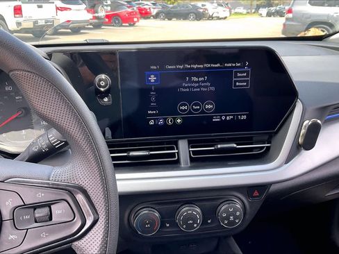 Used 2024 Chevrolet Trax LS w/ LS Convenience Package image 6