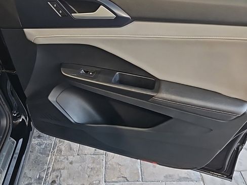 Used 2024 Volkswagen Taos SE image 11