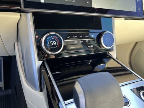 Used 2023 Land Rover Range Rover SE image 33