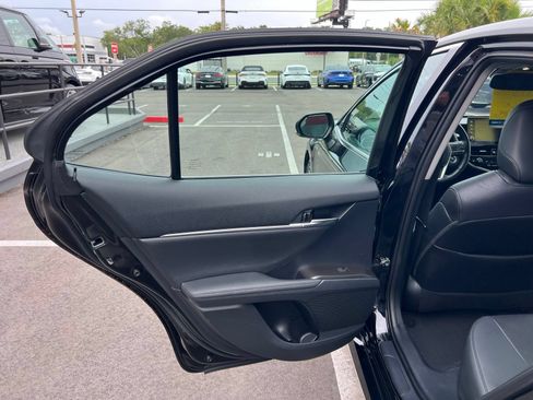 Used 2021 Toyota Camry XLE FWD image 36