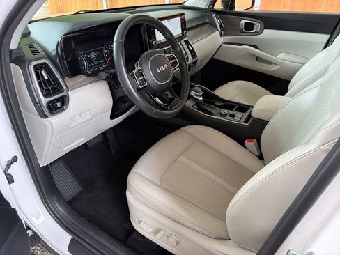 Used 2023 Kia Sorento EX FWD image 2