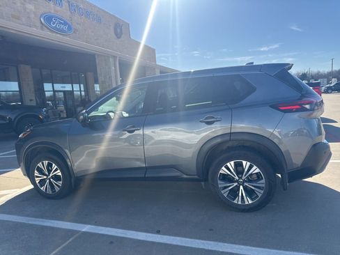 Used 2021 Nissan Rogue SV image 8