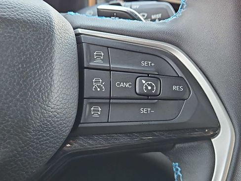 Used 2022 Jeep Grand Cherokee Trailhawk w/ Advanced Protech Group II image 25