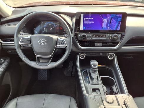 Used 2024 Toyota Grand Highlander XLE image 14