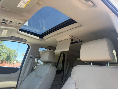 Used 2015 GMC Yukon Denali w/ Touring Package AWD/4WD image 23