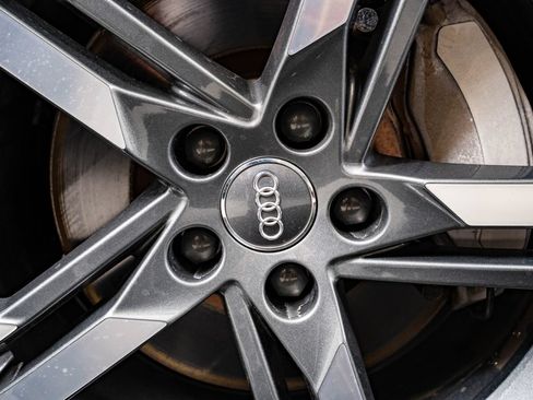 Used 2018 Audi A4 2.0T Premium Plus w/ Premium Plus Package AWD/4WD image 8