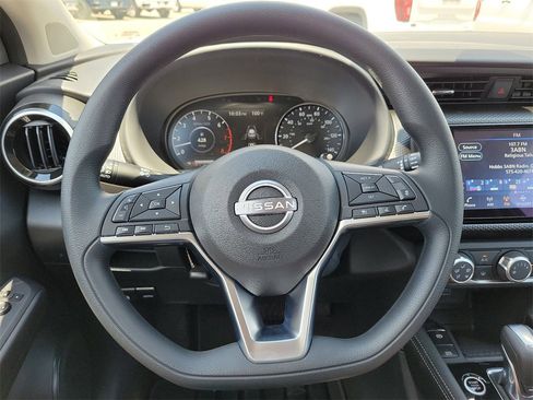 New 2024 Nissan Kicks SV image 24