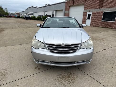 Used 2009 Chrysler Sebring Limited FWD image 2