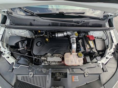 Used 2022 Chevrolet Trax LT w/ LT Convenience Package image 26