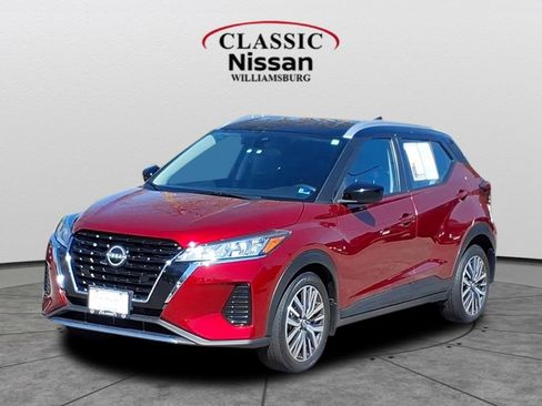 Used 2023 Nissan Kicks SV image 1