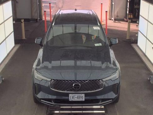 Used 2025 Volvo XC90 B5 Plus AWD/4WD image 2