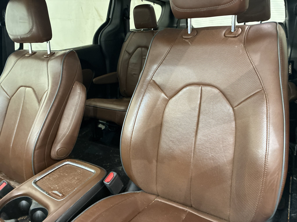 Used 2019 Chrysler Pacifica Limited FWD image 11