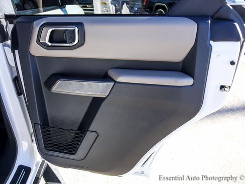 Used 2023 Ford Bronco Wildtrak image 24