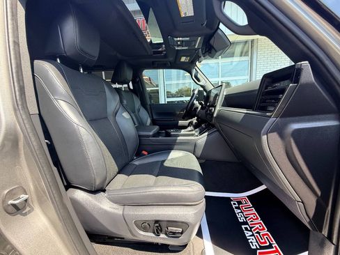 Used 2025 Lexus GX 550 w/ Accessory Package (Z1) AWD/4WD image 40