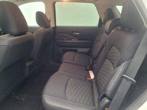 Used 2022 Nissan Pathfinder S FWD image 18