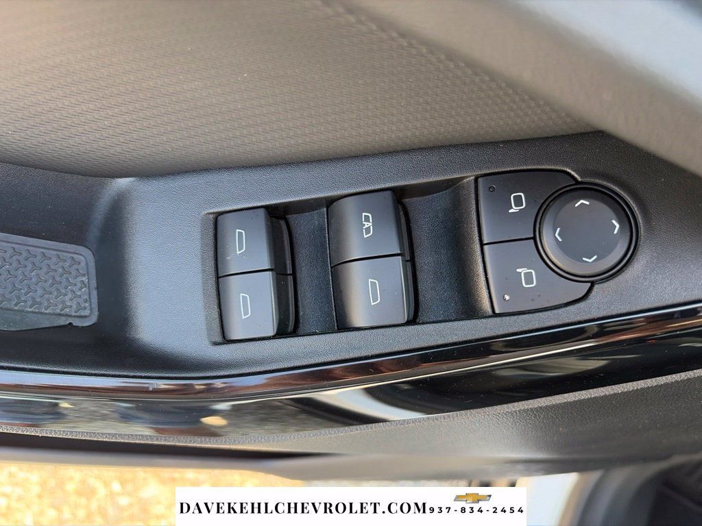 Used 2025 Chevrolet Equinox LT AWD/4WD image 11
