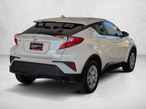 Used 2020 Toyota C-HR LE image 5