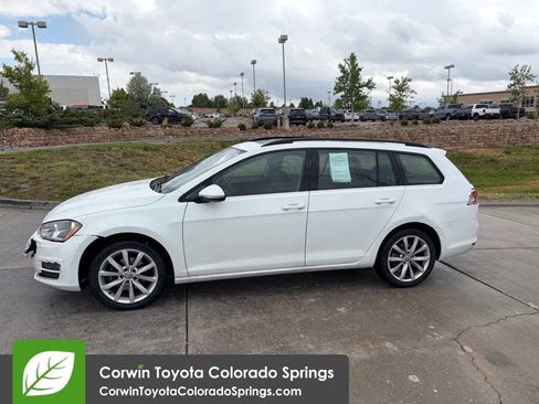 Used 2017 Volkswagen Golf SportWagen FWD image 4