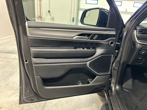 New 2026 Jeep Grand Wagoneer 4WD image 17