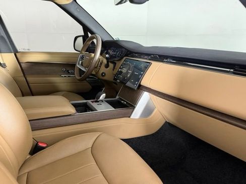 Used 2025 Land Rover Range Rover SE AWD/4WD image 33