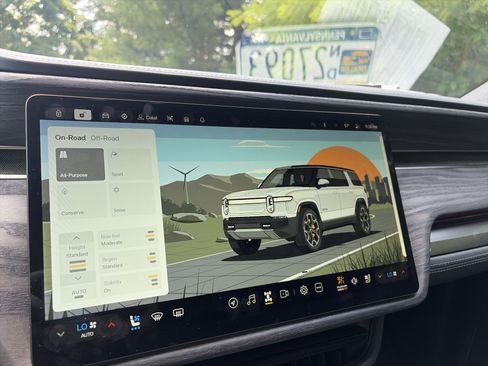 Used 2022 Rivian R1S Launch Edition AWD/4WD image 61