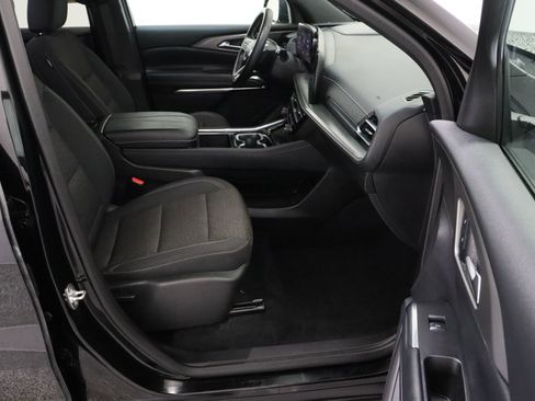 Used 2025 Chevrolet Traverse LT w/ Midnight/Sport Edition image 40