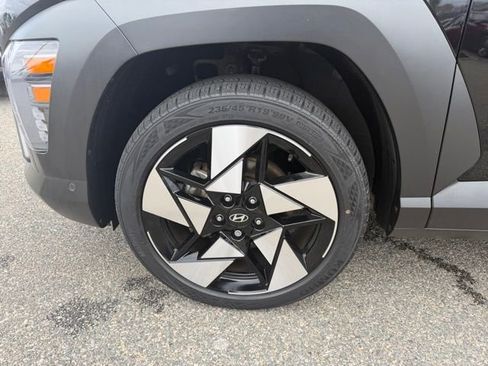 Used 2024 Hyundai Kona Limited AWD/4WD image 3