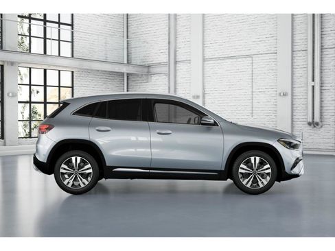 New 2026 Mercedes-Benz GLA 250 4MATIC image 2