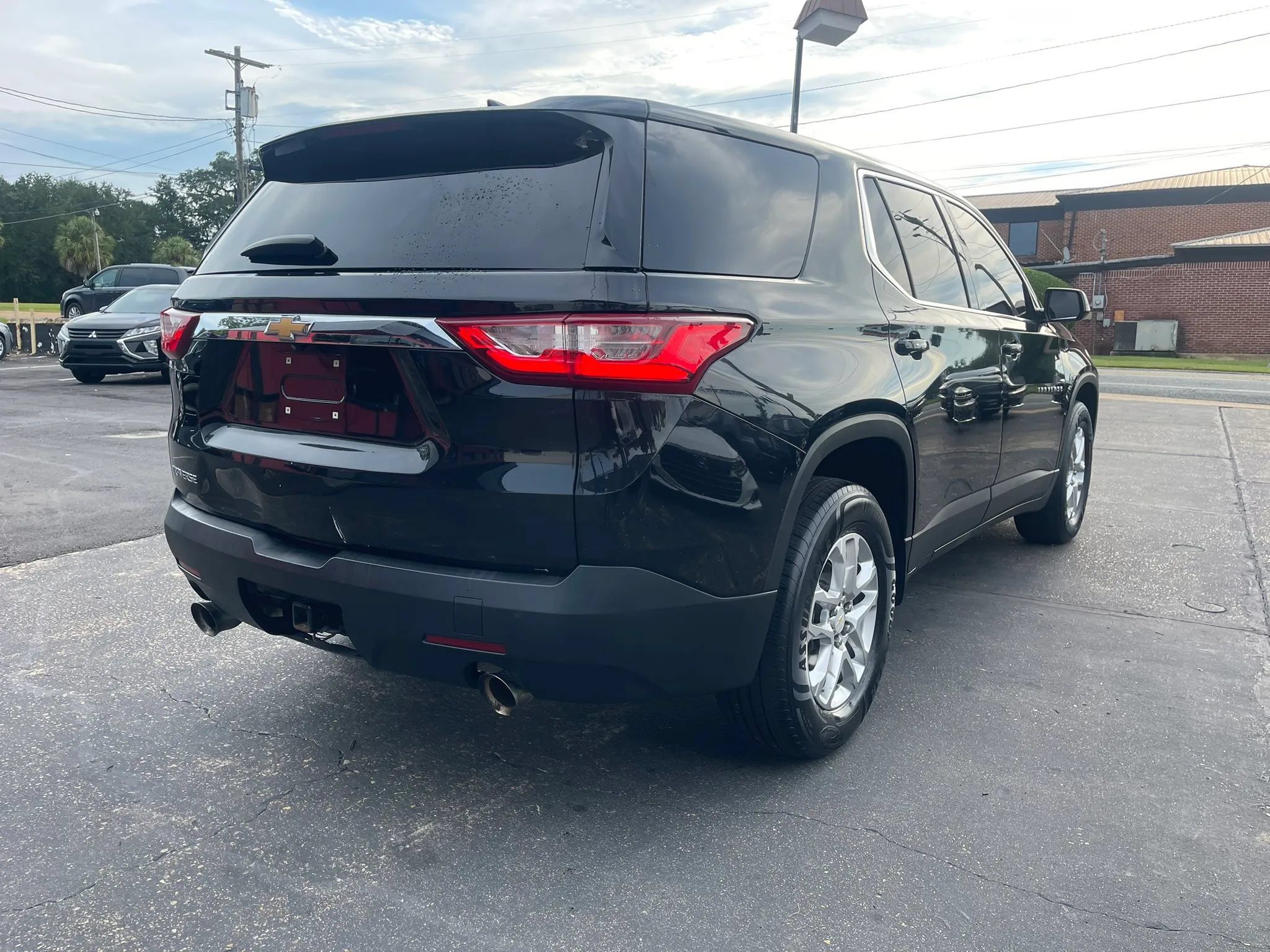 Used 2020 Chevrolet Traverse LS FWD image 4
