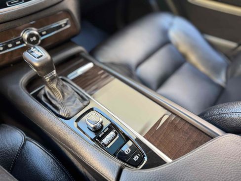 Used 2019 Volvo XC90 T6 Momentum w/ Advanced Package image 13