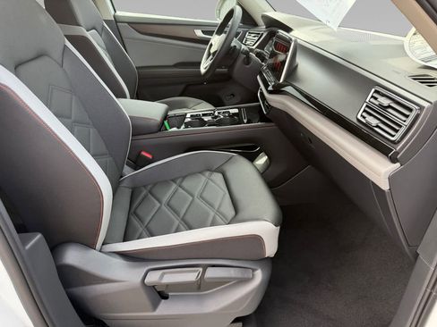 New 2026 Volkswagen Atlas Peak Edition image 9