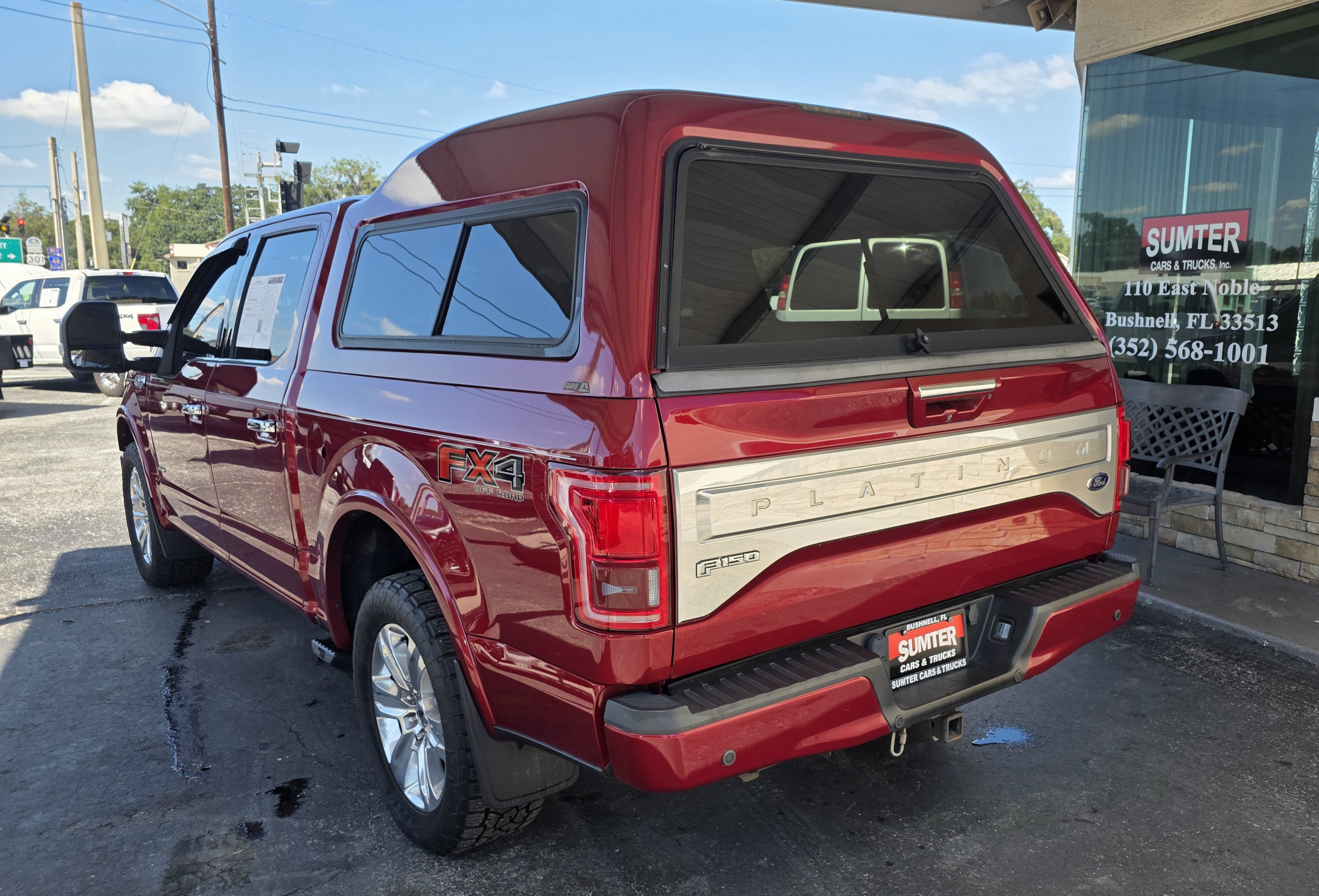 Used 2017 Ford F150 Platinum w/ Equipment Group 701A Luxury AWD/4WD image 4