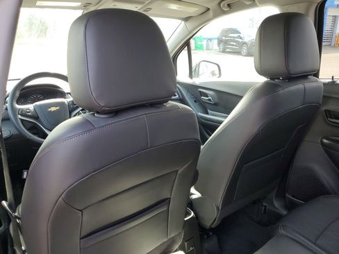 Certified 2022 Chevrolet Trax LT w/ Driver Confidence Package image 32